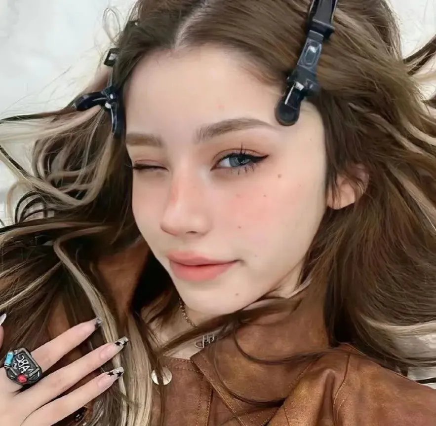 踹掉前夫后，大小姐在娱乐圈独美